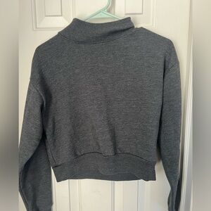 Mock neck gray cropped sweater size: S